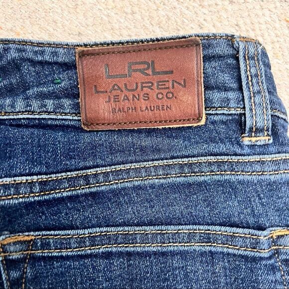 RALPH Lauren Modern Straight Curvy in a size 4 medium wash- never worn- - Picture 10 of 16